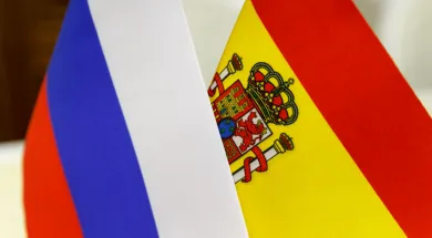 Испания начинает продлевать годовые визы гражданам России