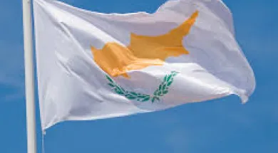 Дерипаска и Вексельберг остались без счетов на Кипре