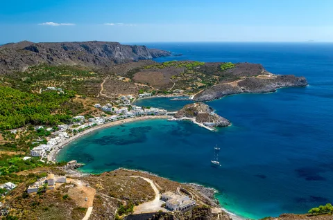 Андикитира: остров в Греции, который готов заплатить Вам за переезд